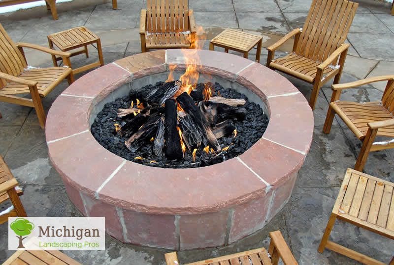 Outdoor Fireplace in Michigan : Mistakes You Should Avoid