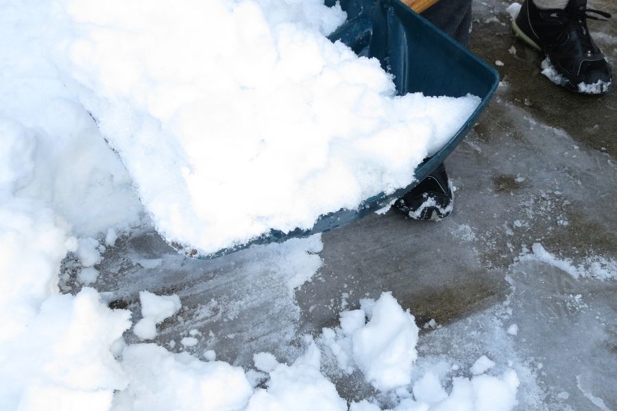 Should You Hire a Snow Removal Company in Downriver Michigan?