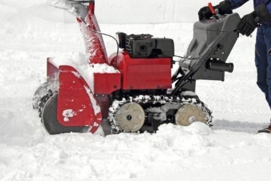 What You Should Look for With a Residential Snow Removal Company In Downriver Michigan